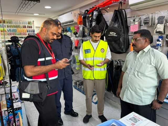 خفر السواحل ينفذ حملة تفتيشية مشتركة على محلات الغوص<